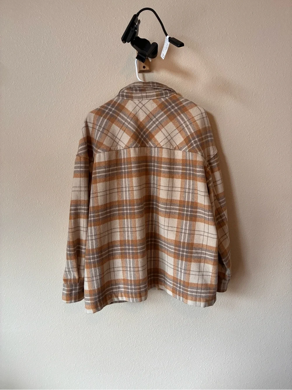 RSQ Plaid Utility Shacket in Beige and Brown - Picture 4 of 4